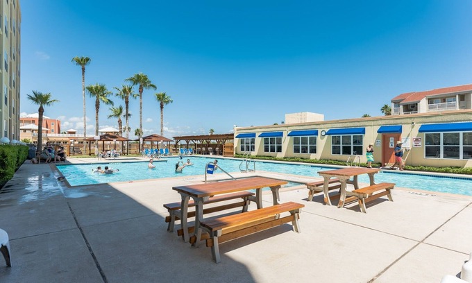South Padre Island Condo | Charming 1 Bedroom, 3 Minute Walk To The Beach Condo by RedAwning