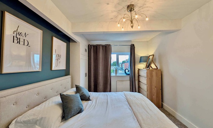 West Finchley Apartment | Charming 1-Bedroom Flat in London