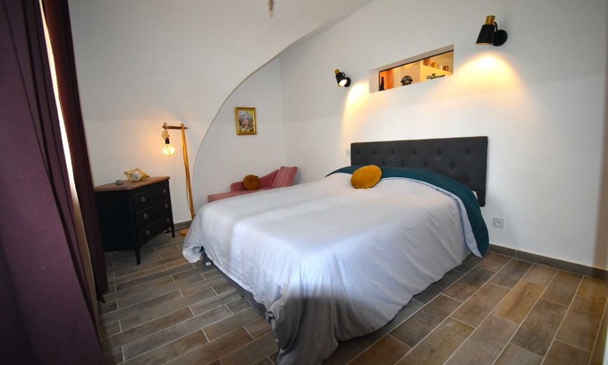 Remoulins Apartment | Charming 1-bedroom apartment in the historic village centre of Remoulins