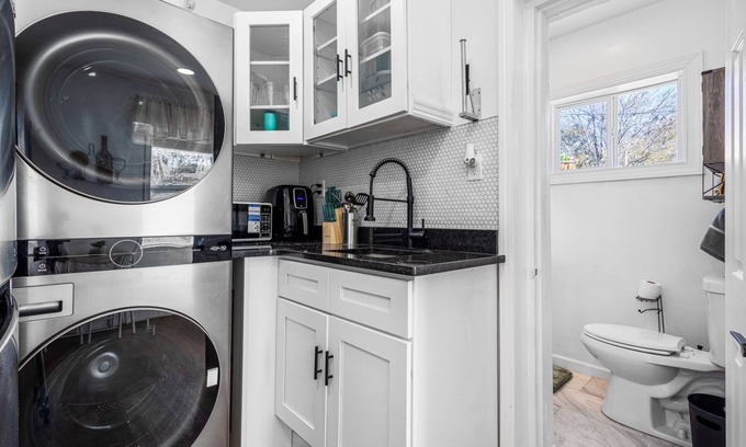 Pittsburgh House | Charming 1-bedroom house 1/2 mile access to Atlanta Beltline