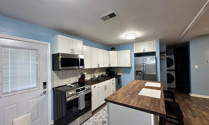 Drayton Cottage | Charming 1 or 2-bedroom cottage retreat, full kitchen, bath, and laundry
