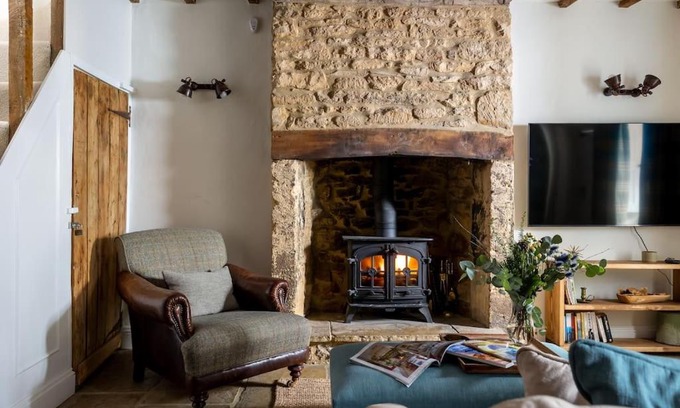 Upper Oddington House | Charming 17th Century Cotswold Cottage