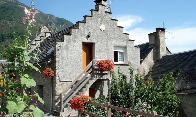 Vignec Cottage | Charming 2/4 apartments in an old sheepfold-Wifi access