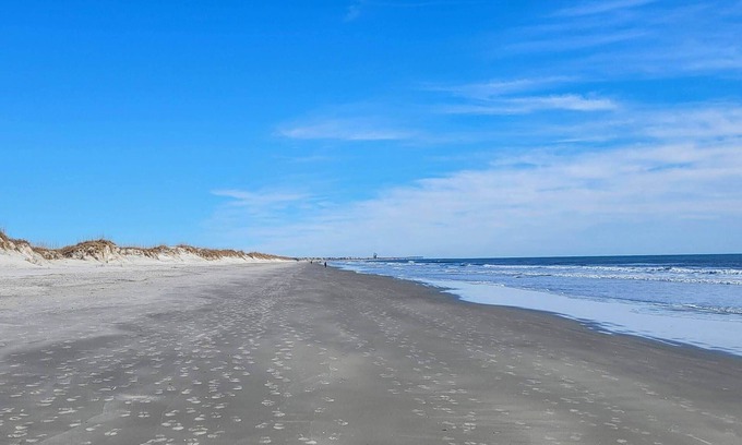 Sunset Beach House | Charming 2-bdrm home in Sunset Beach, walking distance to the Sunset Beach Cir