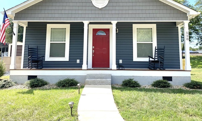 Landrum Cottage | Charming 2 Bed/2 Bath Cottage - Landrum SC