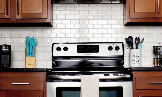 Weinland Park Apartment | Charming 2-bedroom apartment in welcoming Columbus with WiFi, AC
