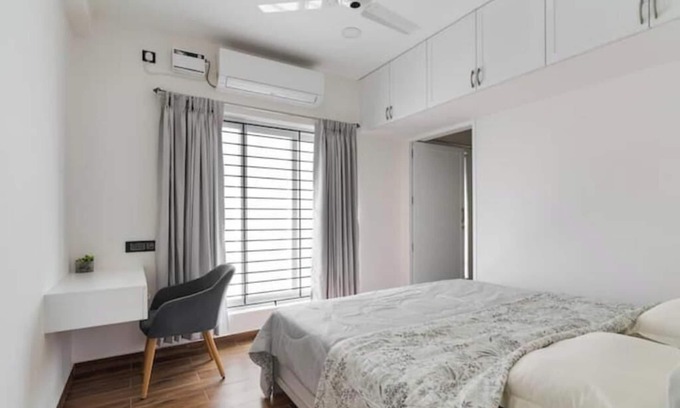 Thousand Lights Apartment | Charming 2-bedroom apartment with WiFi, AC in Chennai