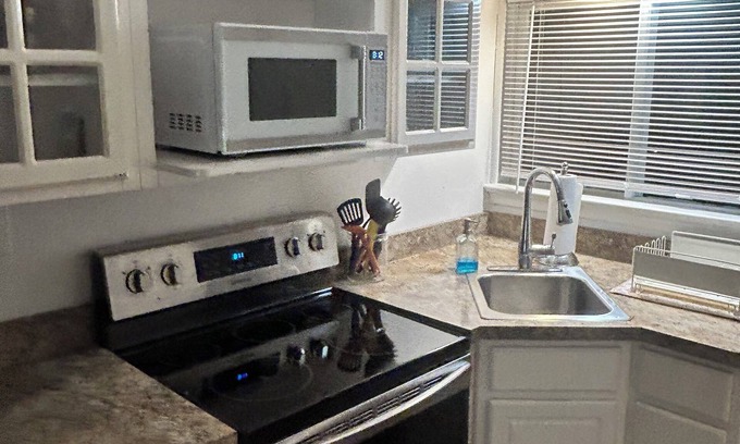 Martins Creek Apartment | Charming 2-bedroom apartment with AC, WiFi in fabulous Easton