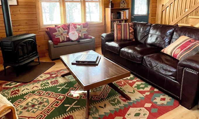 Bar Harbor House | Charming 2-bedroom Cabin with WiFi, AC in amazing Bar Harbor
