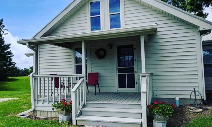 Pine Ridge Cottage | Charming 2 bedroom cottage