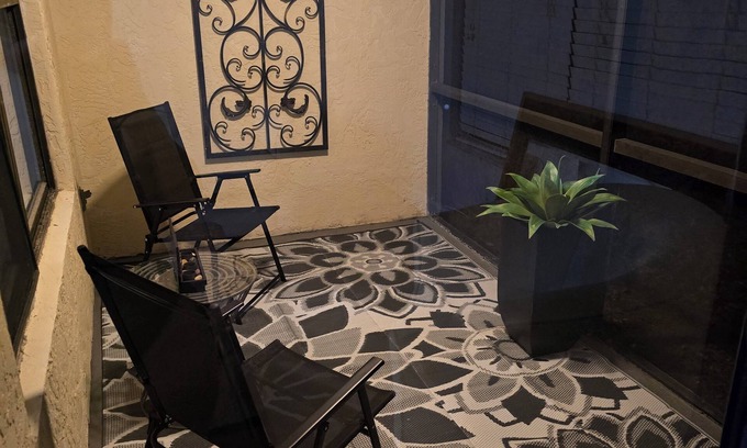 Stuart Condo | Charming 2-bedroom condo with AC, WiFi in quaint Stuart
