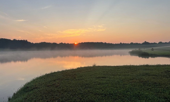 Mount Sherman Cottage | Charming 2-bedroom cottage in peaceful Magnolia with WiFi, 30 acre private lake