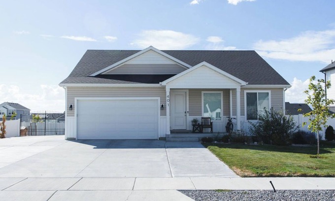 Smithfield Apartment | Charming 2-bedroom, family and pet-friendly basement apartment.