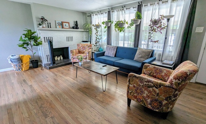 Eiber House | Charming 2 Bedroom Home Close to Red Rocks, Denver and the Mountains