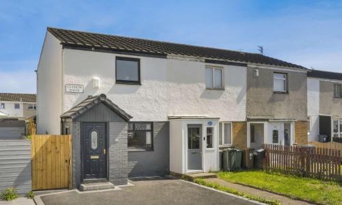 Bingham House | Charming 2 Bedroom Home With Parking and Garden