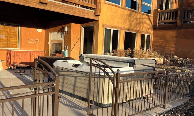 Kamas Apartment | Charming 2-bedroom home suite apartment with WiFi, AC in welcoming Kamas