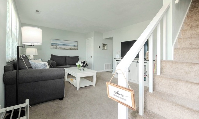 East Ocean View Boat Rental | Charming 2 Bedroom house with WiFi & Parking in Norfolk - Close to beach