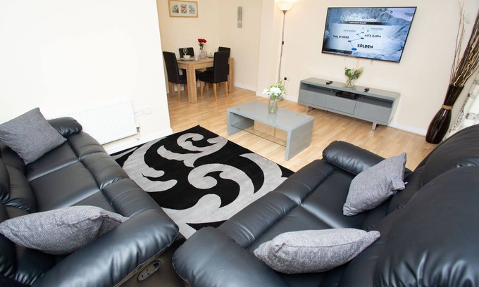 Thamesmead East House | Charming 2-bedroom House