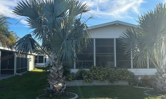 Warm Mineral Springs Other | Charming 2-bedroom mobile home in fabulous Riverwalk Community 55+ with AC, WiFi