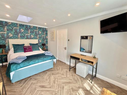 Lincoln House | Charming 2 Bedroom Mews Cottage