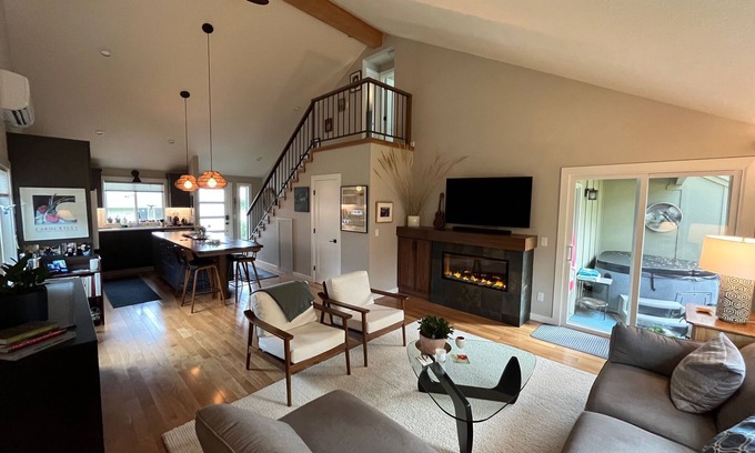 Ashland House | Charming 2-bedroom townhome in serene Ashland with hot tub and fireplace