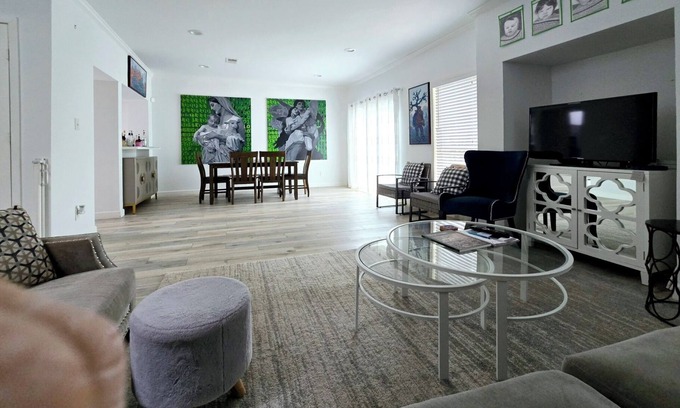 Memorial House | Charming 2-bedroom townhome in energy corridor, FULL of light