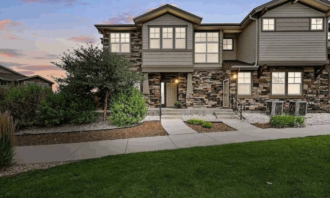Aurora House | Charming 2-bedroom townhome with AC, WiFi