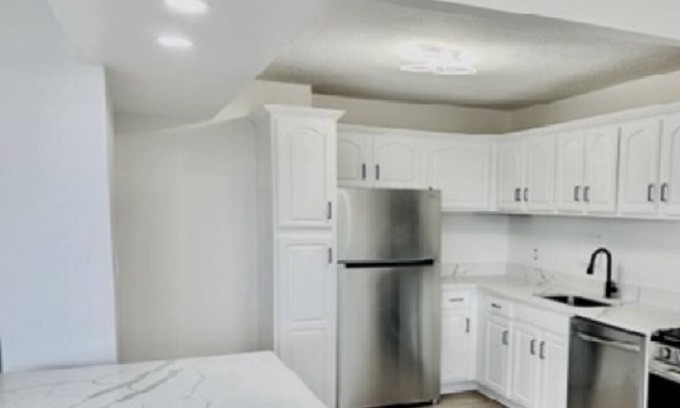 Silver Spring Apartment | Charming 2-bedroom apartment with AC, fitness room in awesome College Park
