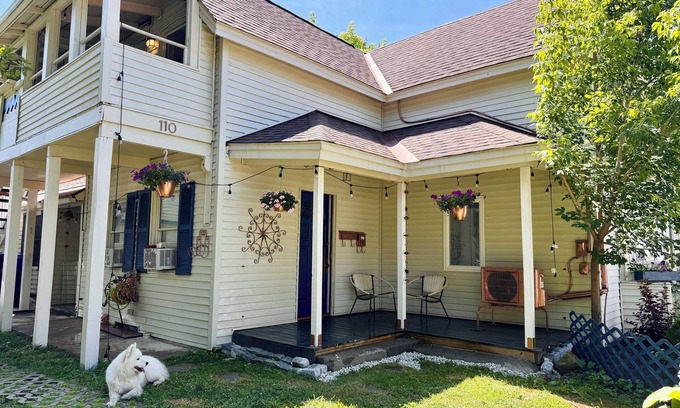 Old North End House | Charming 2 BR Pet Friendly House w Garden in fabulous Burlington's Old North End