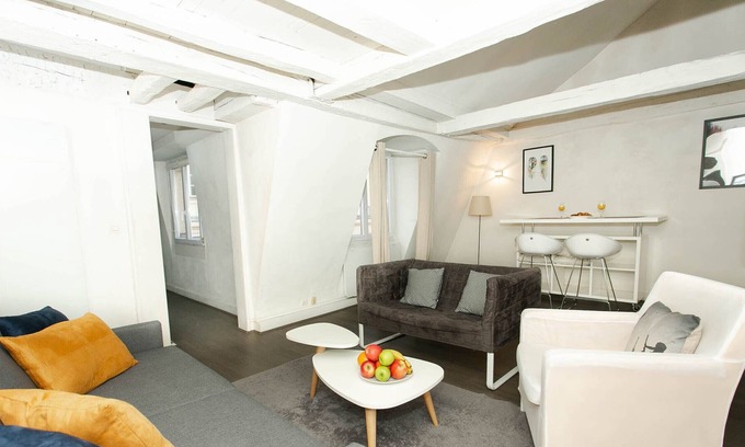 Les Iles Apartment | Charming 2-room apartment in the heart of Paris - Ile Saint Louis