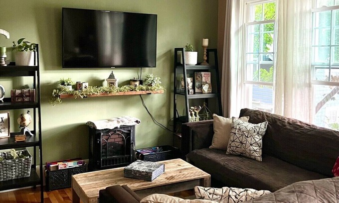 Saranac Lake Apartment | Charming 2Bdrm Retreat in Picturesque Saranac Lake