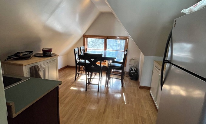 Ludlow Villa | Charming 2BR villa with WiFi, in downtown Yonkers. 25 min from Time Square