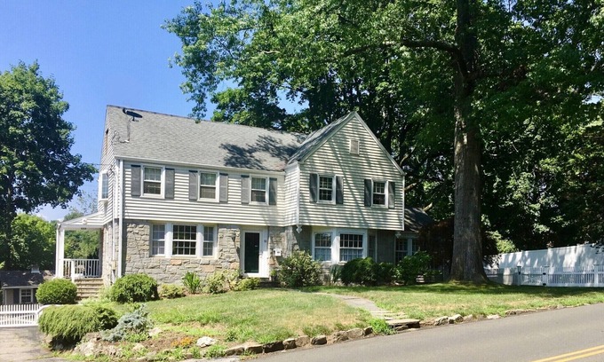 Norwalk House | Charming 3 BD/2.5 BA with Fenced Yard and Solarium, 2 Mi to Calf Pasture Beach!