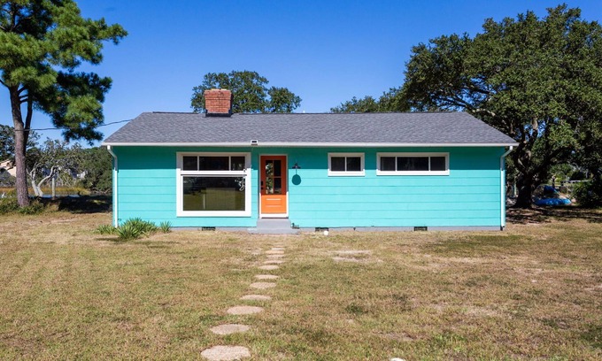 Northeast Virginia Beach Cottage | Charming 3 bedroom cottage in beautiful VB with Deepwater access, New dock