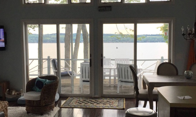 Skaneateles House | Charming 3 bedroom 2 bath Skaneateles Lakefront Home 4 miles to Village