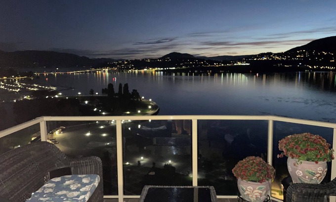 North End Condo | Charming 3-bedroom condo with stunning view of the Okanagan Lake
