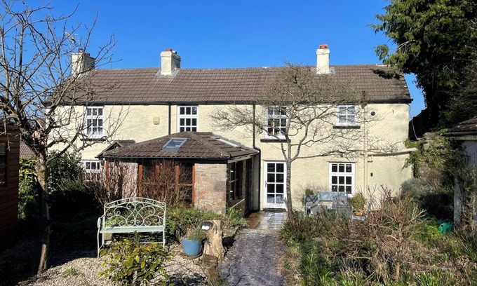 Chepstow Cottage | Charming 3-bedroom cottage in historic Chepstow