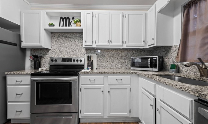Foley Cottage | Charming 3-bedroom cottage with WiFi and AC in Foley