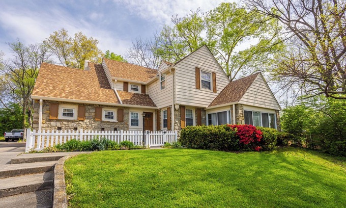 Roselawn Finance House | Charming 3-bedroom Home - Perfect for a Peaceful Getaway!