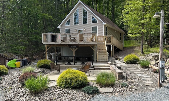 Greentown House | Charming 3-bedroom house with Loft & 2 Double Beds in fabulous Greentown