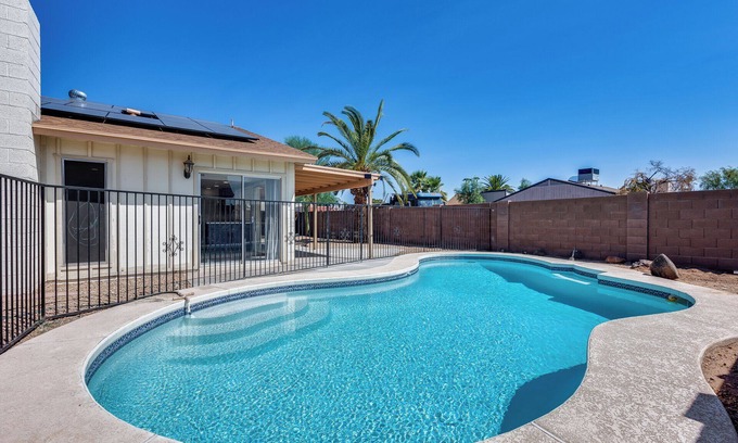 Glendale House | Charming 3-bedroom house with AC, WiFi in fabulous Glendale