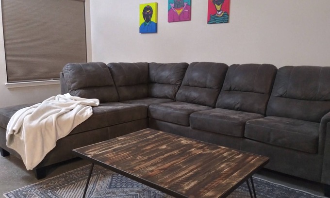 Biggs Field House | Charming 3-bedroom house with AC and WiFi in El Paso