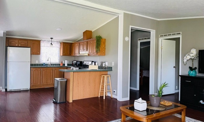 Northport House | Charming 3 Bedroom in the heart of Leelanau County