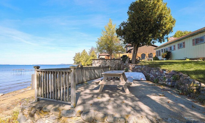 Malletts Bay House | Charming 3-bedroom lakefront house with large yard and sandy beach
