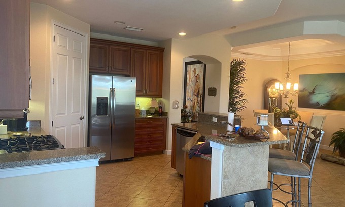 Nokomis House | Charming 3-bedroom townhome with AC and WiFi in Venentian Golf and River Club