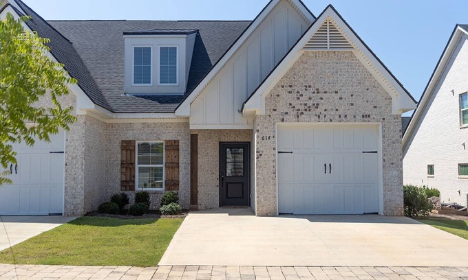 Auburn - Opelika House | Charming 3-bedroom Townhome Kid-Friendly, Auburn