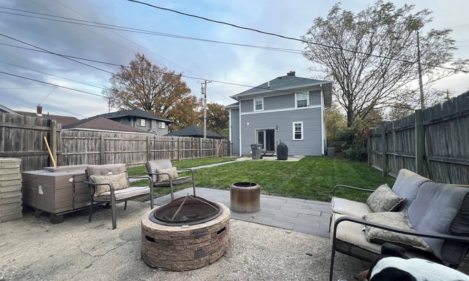 Mapleton/Fall Creek House | Charming 3-bedroom house in central Indianapolis