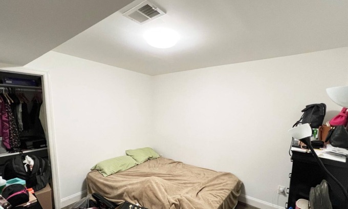 Roselle Park Apartment | Charming 3-bedroom apartment in lovely Roselle Park- 4 mins from NYC Bus Station