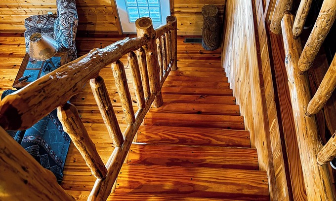 Boswell Cabin | Charming 3-bedroom, waterfront cabin in delightful Zion with WiFi & AC