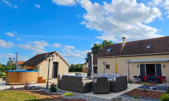 Change Cottage | Charming 3-Star Cottage Near Le Mans with Hot Tub, Parking, and Family-Friendly Amenities